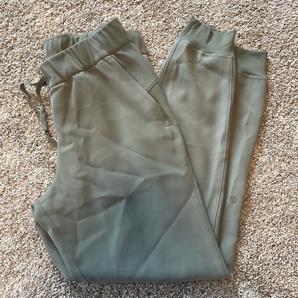 Lululemon On the Fly woven joggers - Picture 3 of 5